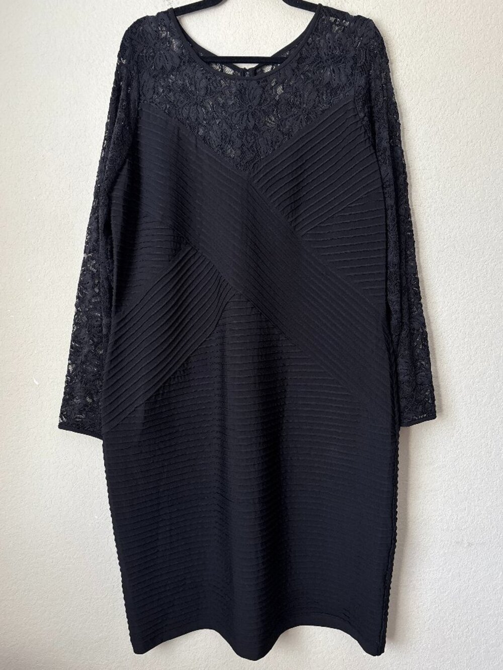Calvin Klein 20W Long Floral Lace Sleeve Illusion Sheath Dress